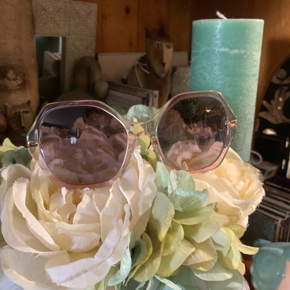 Coach Geometric Sunglasses 50% off - Picture 2 of 7